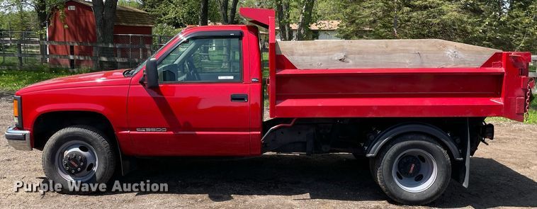 image for item LJ9661 1994 GMC Sierra C3500  dump bed pickup truck