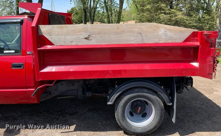 image for item LJ9661 1994 GMC Sierra C3500  dump bed pickup truck