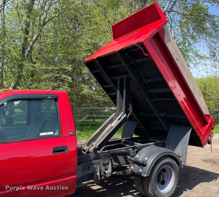 image for item LJ9661 1994 GMC Sierra C3500  dump bed pickup truck