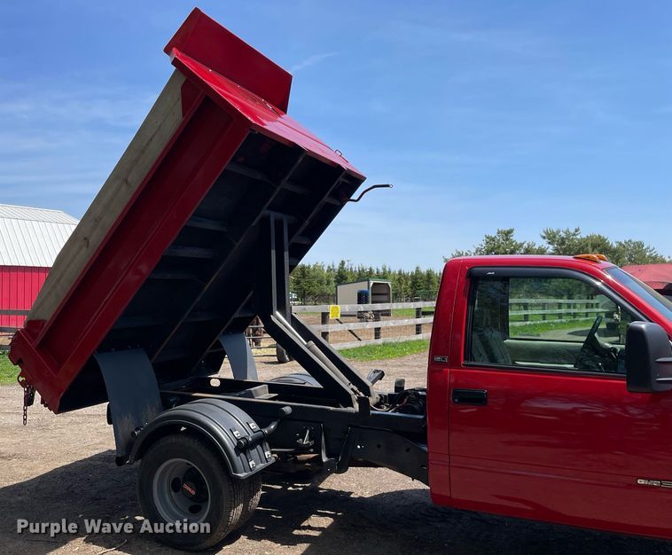 image for item LJ9661 1994 GMC Sierra C3500  dump bed pickup truck