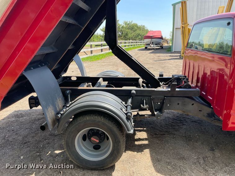 image for item LJ9661 1994 GMC Sierra C3500  dump bed pickup truck