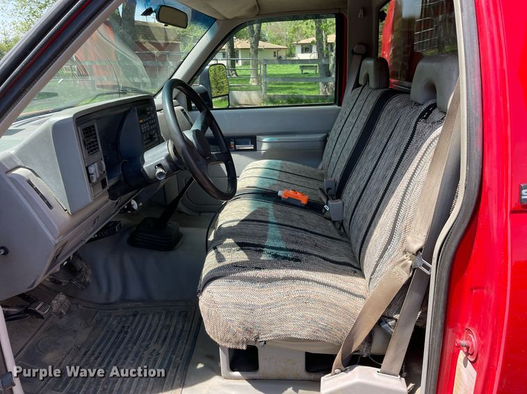 image for item LJ9661 1994 GMC Sierra C3500  dump bed pickup truck