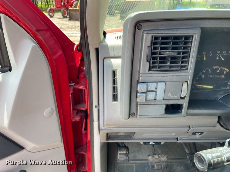 image for item LJ9661 1994 GMC Sierra C3500  dump bed pickup truck