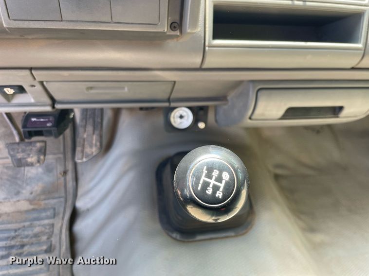 image for item LJ9661 1994 GMC Sierra C3500  dump bed pickup truck