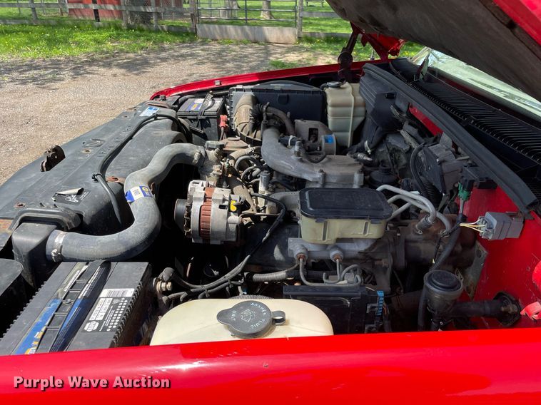 image for item LJ9661 1994 GMC Sierra C3500  dump bed pickup truck