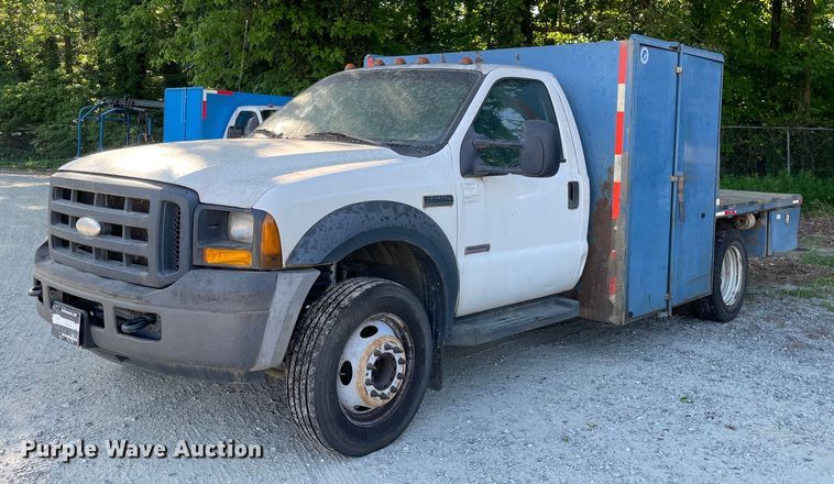 image for item LJ9663 2006 Ford F550 Super Duty XL  flatbed truck