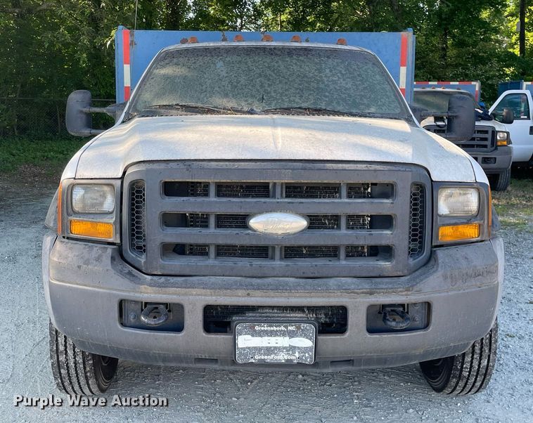 image for item LJ9663 2006 Ford F550 Super Duty XL  flatbed truck