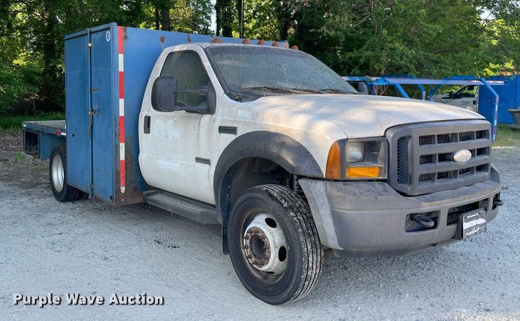 image for item LJ9663 2006 Ford F550 Super Duty XL  flatbed truck