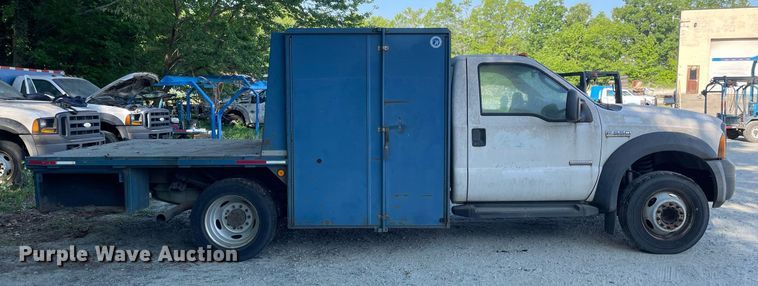 image for item LJ9663 2006 Ford F550 Super Duty XL  flatbed truck