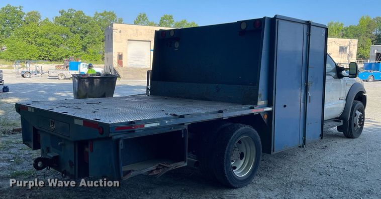 image for item LJ9663 2006 Ford F550 Super Duty XL  flatbed truck