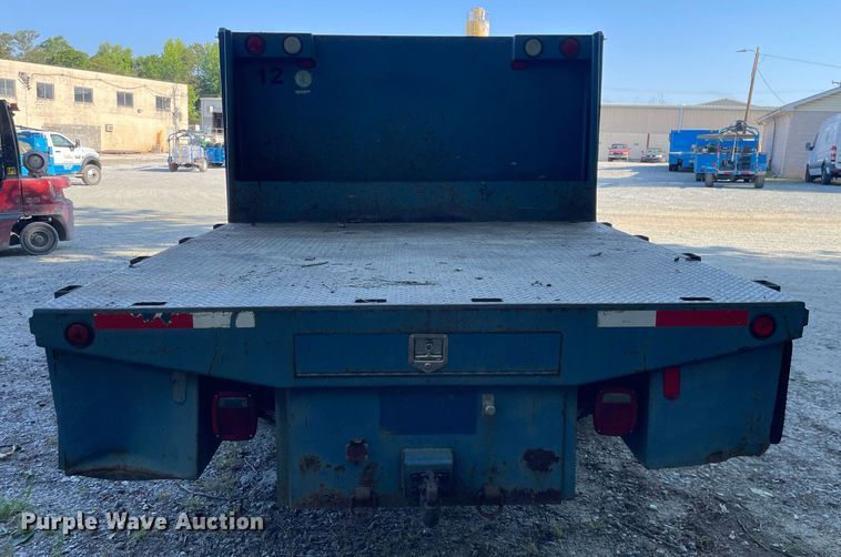 image for item LJ9663 2006 Ford F550 Super Duty XL  flatbed truck