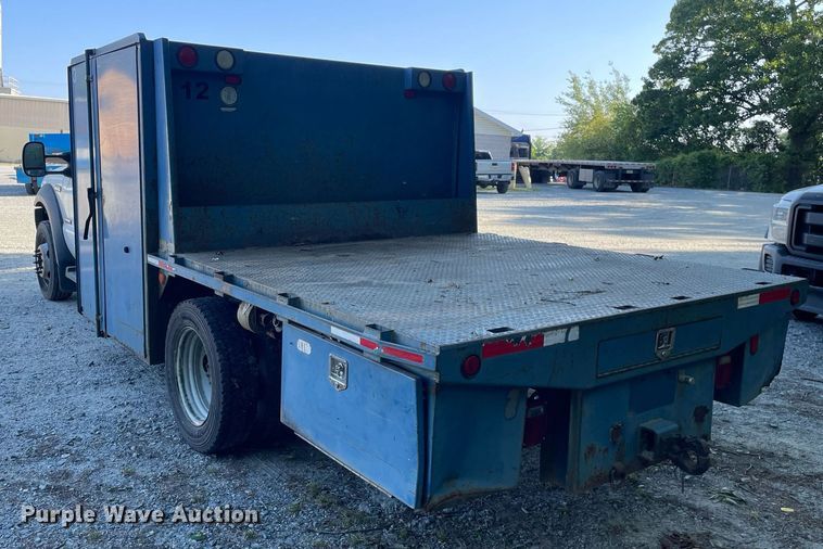 image for item LJ9663 2006 Ford F550 Super Duty XL  flatbed truck