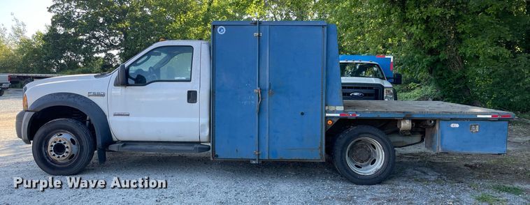 image for item LJ9663 2006 Ford F550 Super Duty XL  flatbed truck