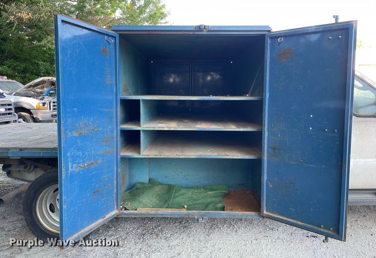 image for item LJ9663 2006 Ford F550 Super Duty XL  flatbed truck