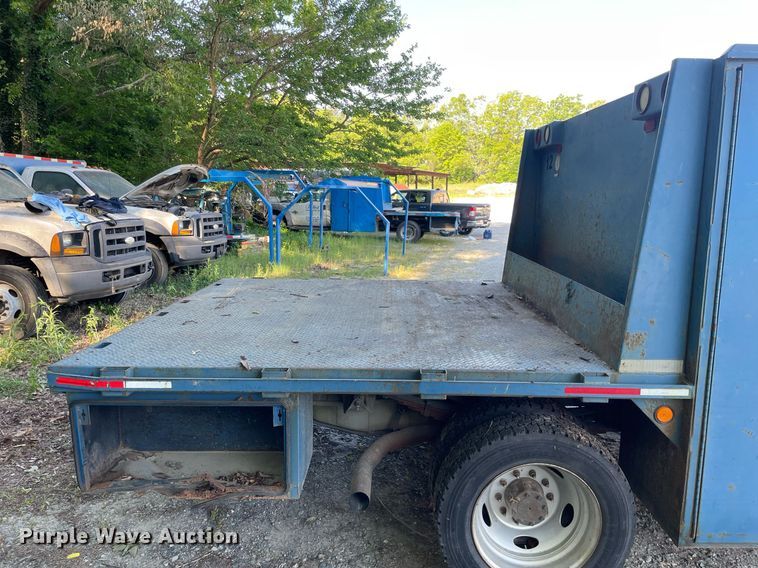 image for item LJ9663 2006 Ford F550 Super Duty XL  flatbed truck