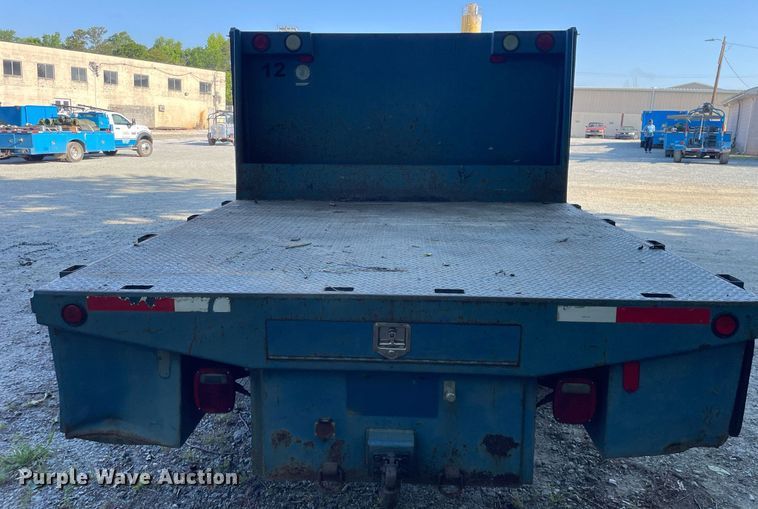 image for item LJ9663 2006 Ford F550 Super Duty XL  flatbed truck
