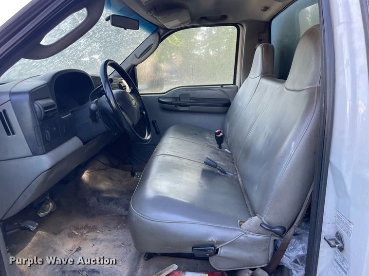 image for item LJ9663 2006 Ford F550 Super Duty XL  flatbed truck