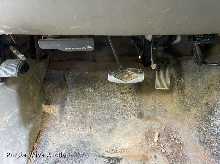 image for item LJ9663 2006 Ford F550 Super Duty XL  flatbed truck