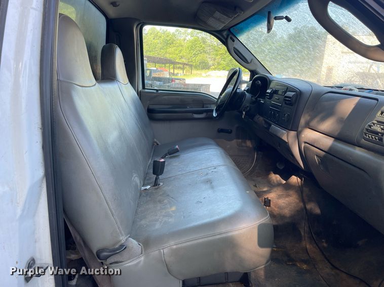 image for item LJ9663 2006 Ford F550 Super Duty XL  flatbed truck