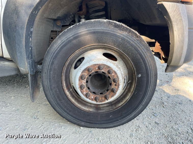 image for item LJ9663 2006 Ford F550 Super Duty XL  flatbed truck