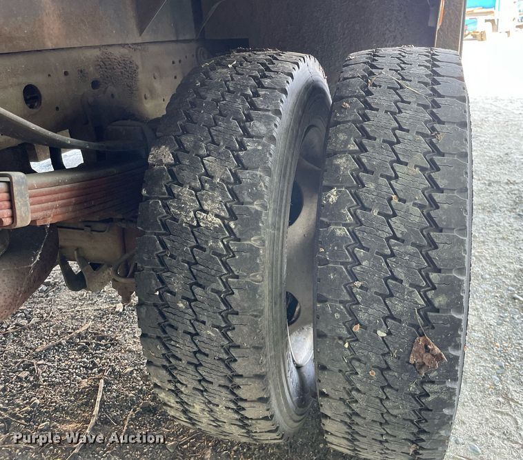 image for item LJ9663 2006 Ford F550 Super Duty XL  flatbed truck