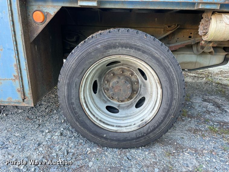 image for item LJ9663 2006 Ford F550 Super Duty XL  flatbed truck