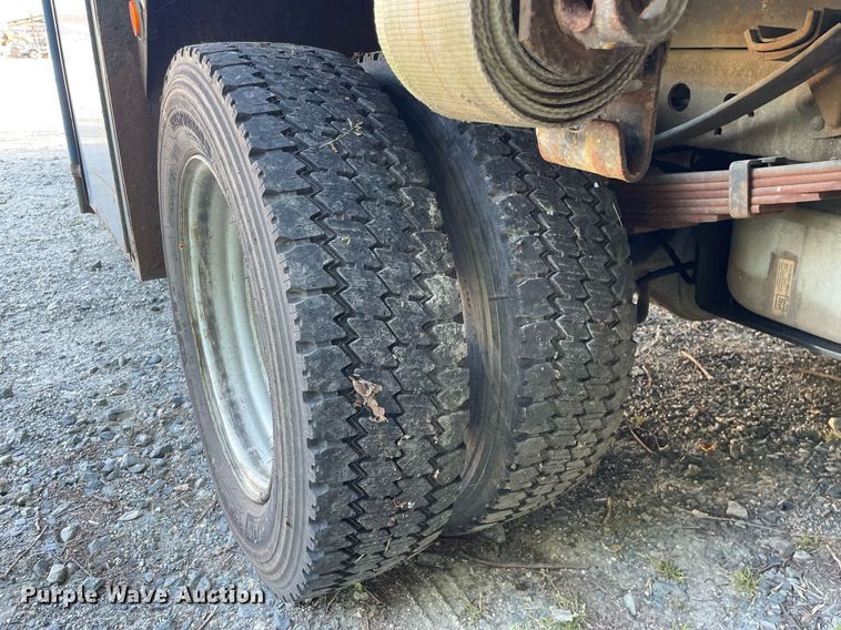 image for item LJ9663 2006 Ford F550 Super Duty XL  flatbed truck