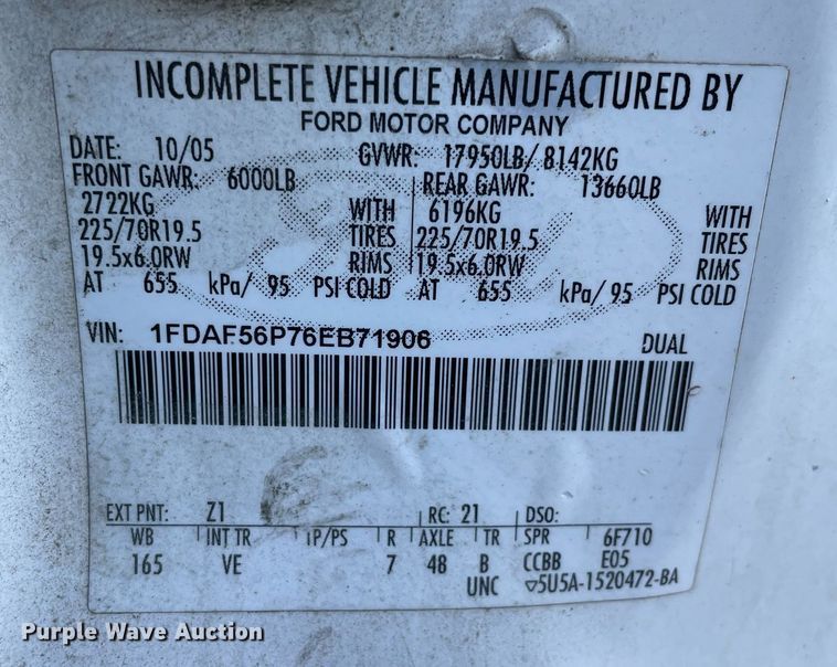 image for item LJ9663 2006 Ford F550 Super Duty XL  flatbed truck