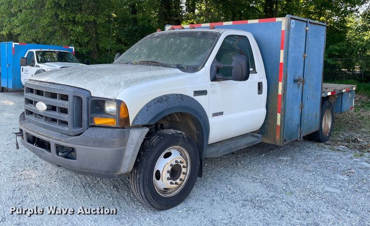 image for item LJ9664 2007 Ford F550 SuperDuty XL  flatbed truck