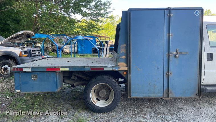 image for item LJ9664 2007 Ford F550 SuperDuty XL  flatbed truck