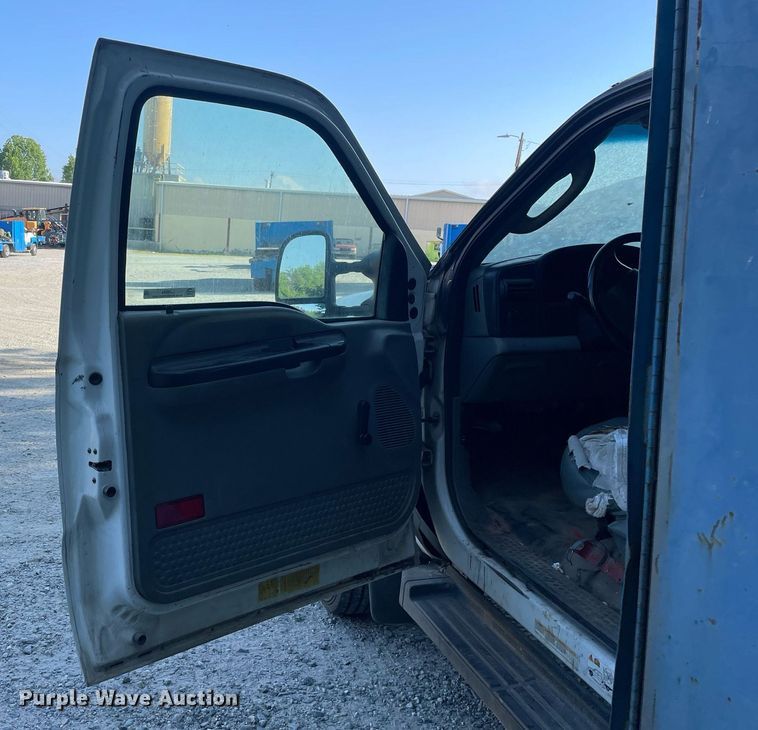 image for item LJ9664 2007 Ford F550 SuperDuty XL  flatbed truck