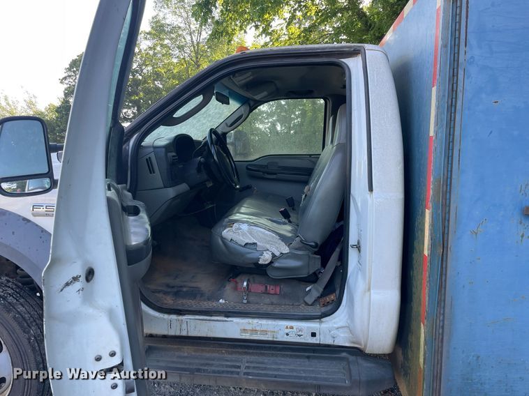 image for item LJ9664 2007 Ford F550 SuperDuty XL  flatbed truck