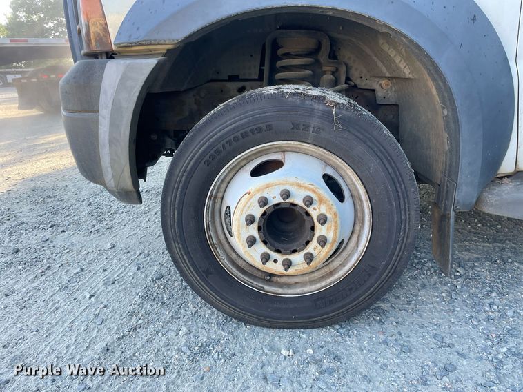 image for item LJ9664 2007 Ford F550 SuperDuty XL  flatbed truck