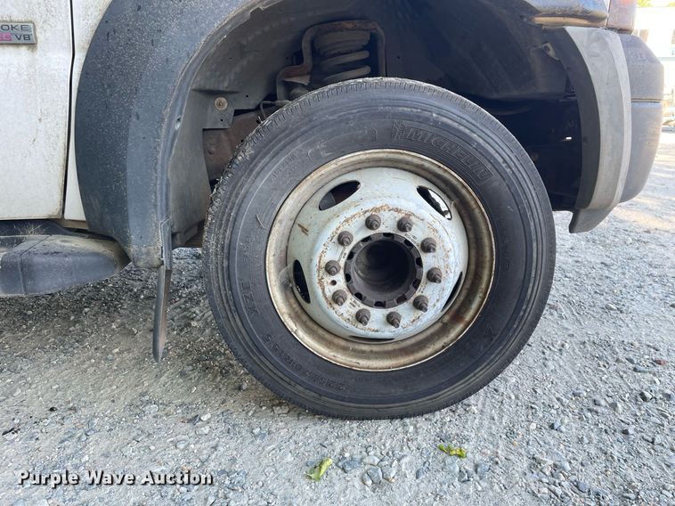 image for item LJ9664 2007 Ford F550 SuperDuty XL  flatbed truck