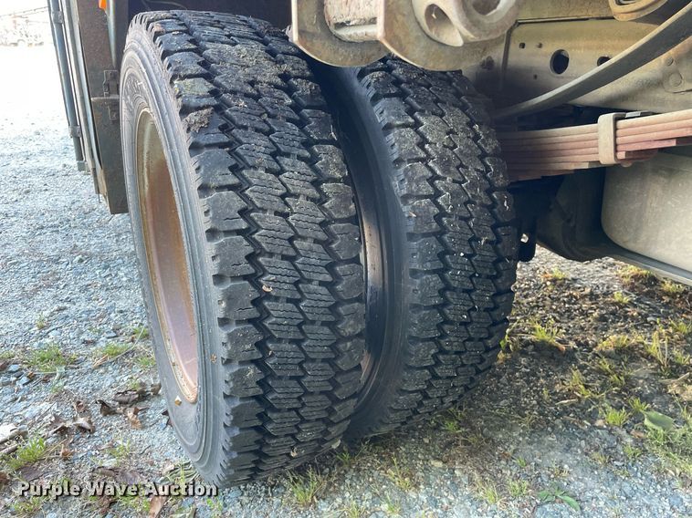 image for item LJ9664 2007 Ford F550 SuperDuty XL  flatbed truck