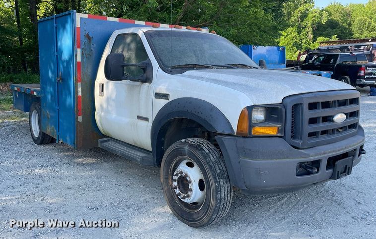 image for item LJ9665 2007 Ford F550 Super Duty XL  flatbed truck