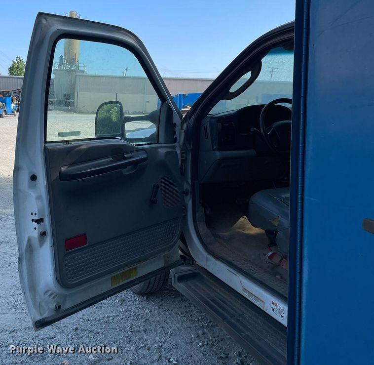 image for item LJ9665 2007 Ford F550 Super Duty XL  flatbed truck