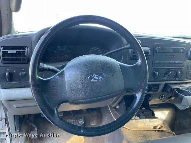 image for item LJ9665 2007 Ford F550 Super Duty XL  flatbed truck