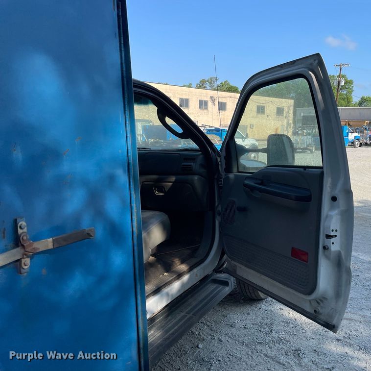 image for item LJ9665 2007 Ford F550 Super Duty XL  flatbed truck