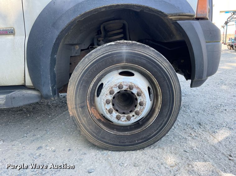 image for item LJ9665 2007 Ford F550 Super Duty XL  flatbed truck