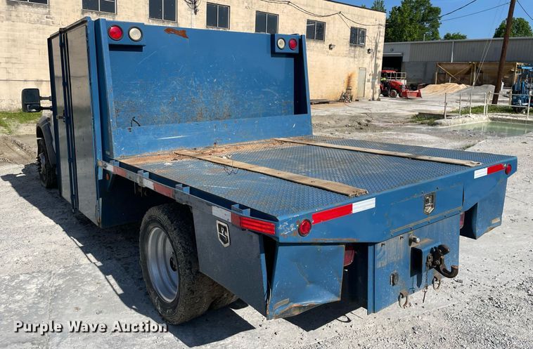 image for item LJ9666 2010 Ford F550 Super Duty XL  flatbed truck