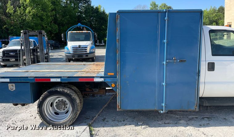image for item LJ9666 2010 Ford F550 Super Duty XL  flatbed truck