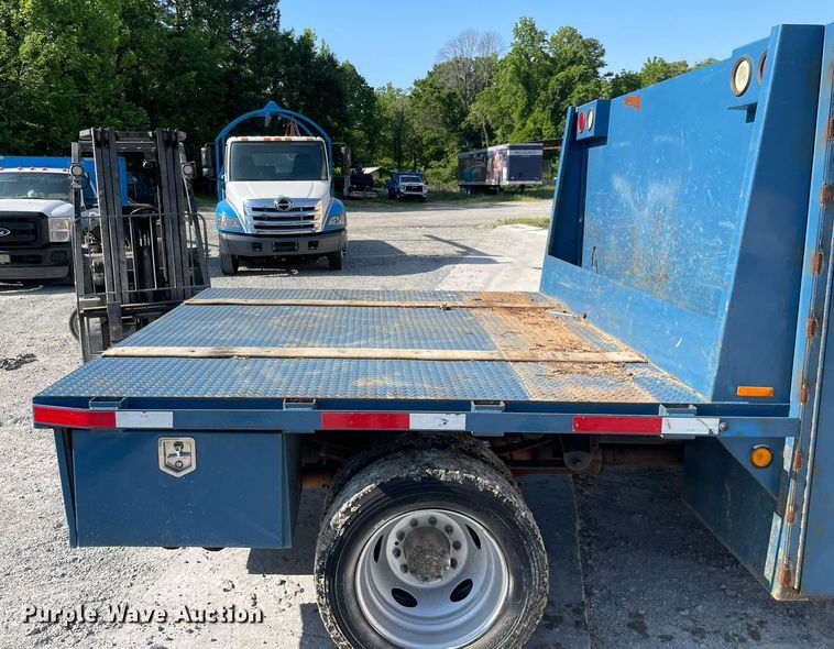 image for item LJ9666 2010 Ford F550 Super Duty XL  flatbed truck
