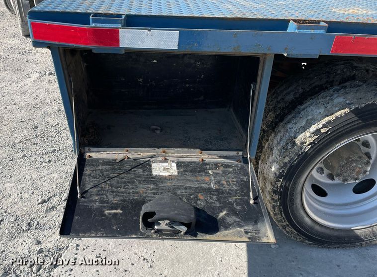 image for item LJ9666 2010 Ford F550 Super Duty XL  flatbed truck