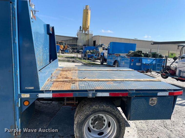 image for item LJ9666 2010 Ford F550 Super Duty XL  flatbed truck