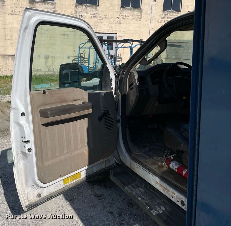 image for item LJ9666 2010 Ford F550 Super Duty XL  flatbed truck