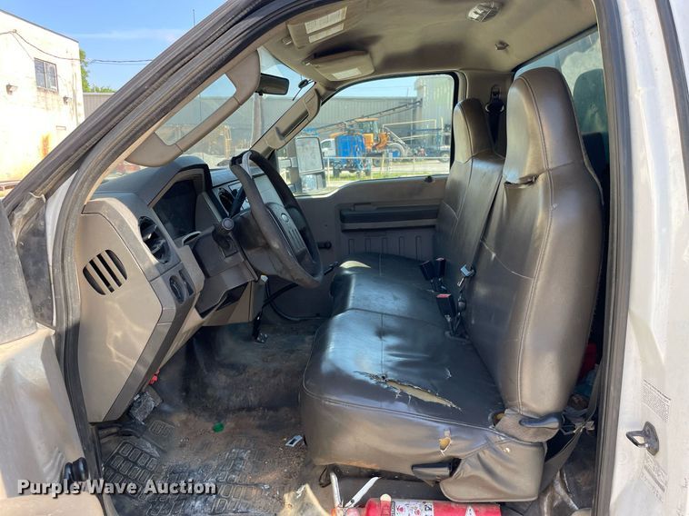 image for item LJ9666 2010 Ford F550 Super Duty XL  flatbed truck