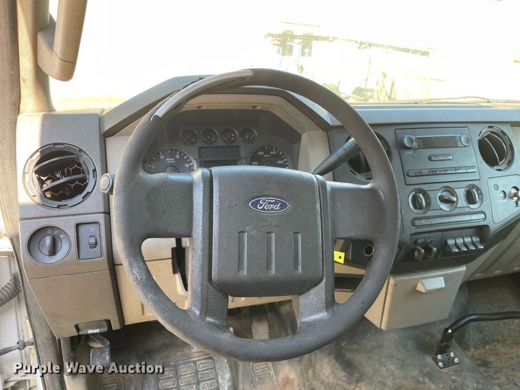 image for item LJ9666 2010 Ford F550 Super Duty XL  flatbed truck