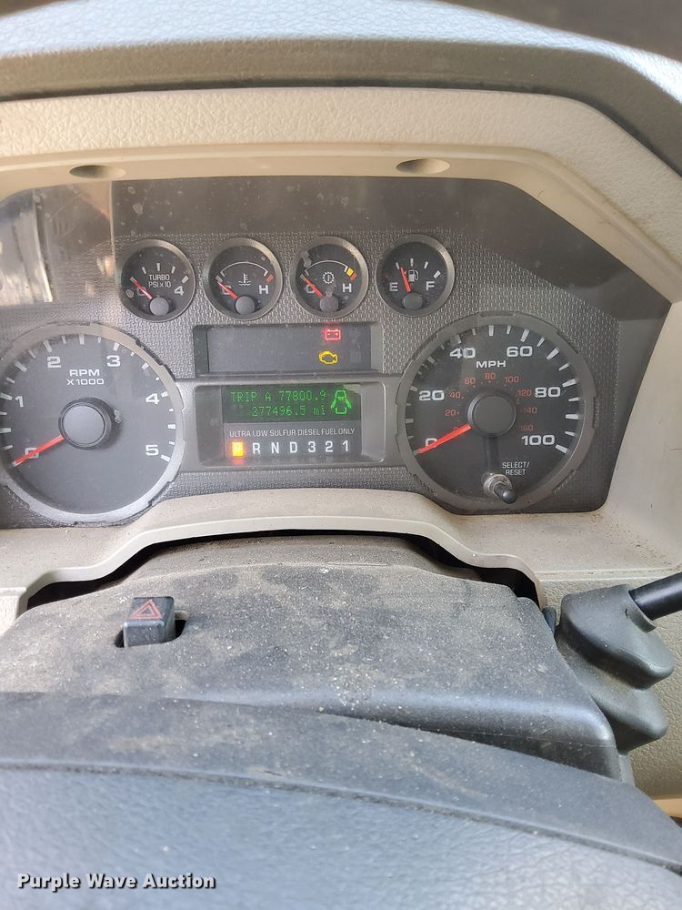 image for item LJ9666 2010 Ford F550 Super Duty XL  flatbed truck