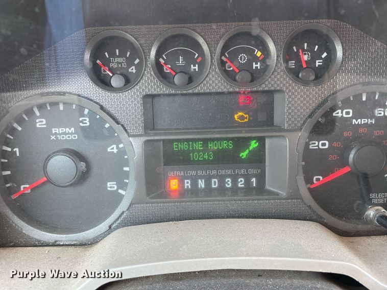 image for item LJ9666 2010 Ford F550 Super Duty XL  flatbed truck